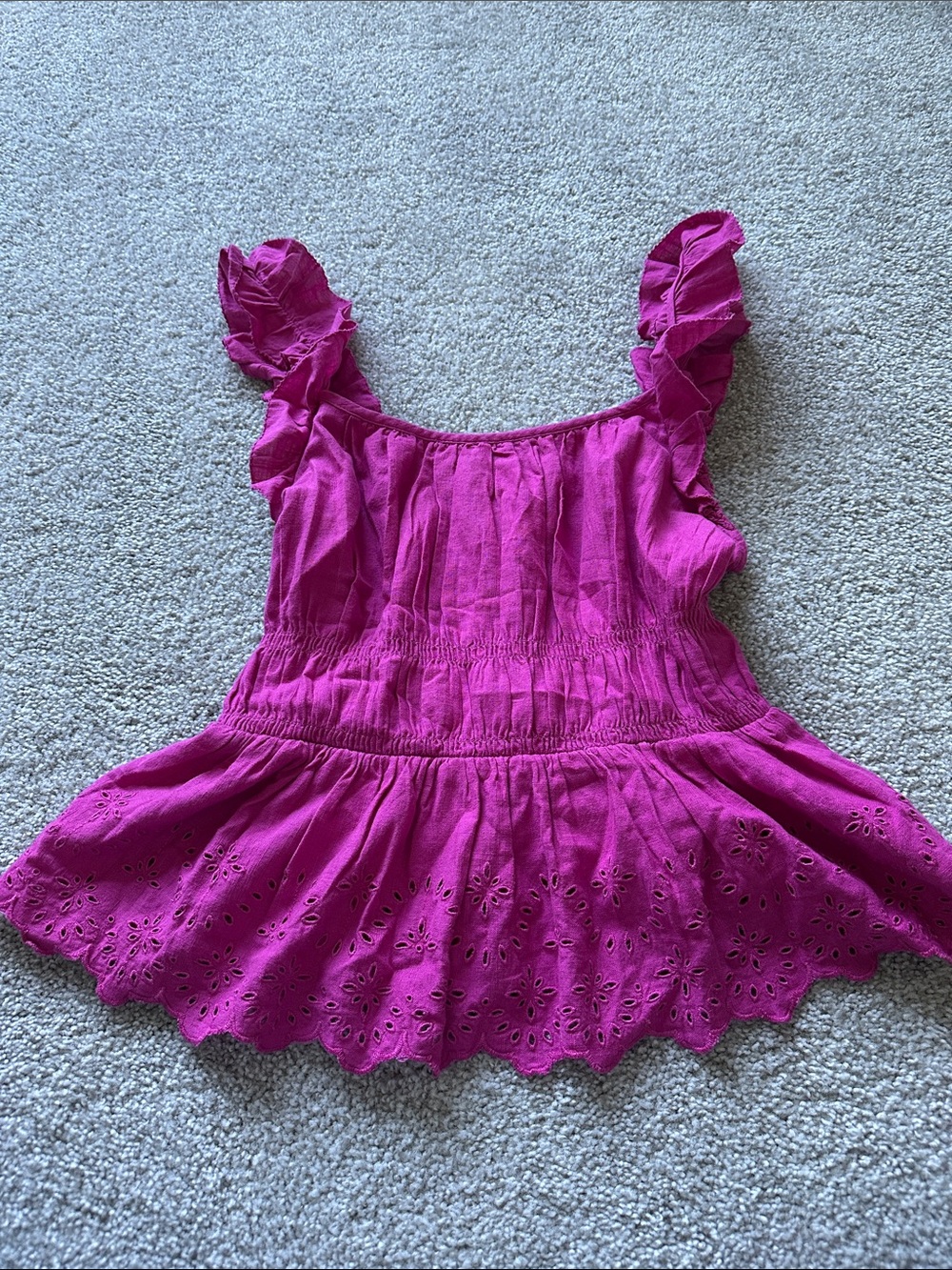 Old Navy Eyelet Ruffle strap Fuscia Peplum tank size medium 100% cotton